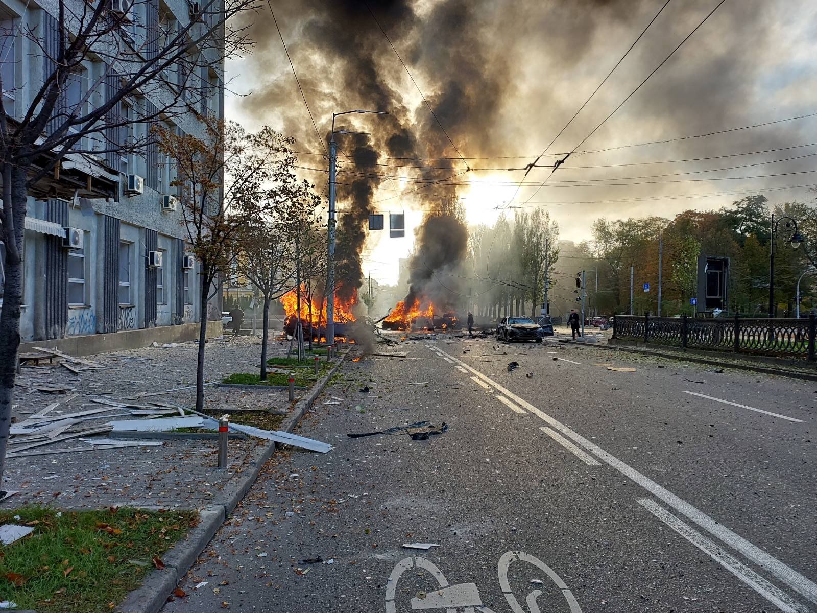 Rusia bombardează Kiev, Liov, Odesa și alte orașe din Ucraina. Sunt morți și răniți. Zelenski: „Nu părăsiți adăposturile”
