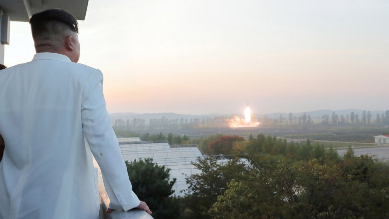kim jong un supravegheaza lansare racheta coreea de nord