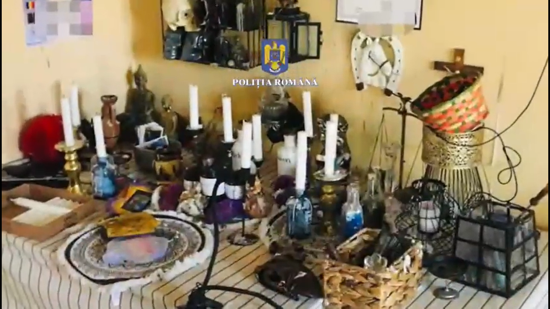 Fiul minor al liderului clanului Sadoveanu a fost reținut. Acesta i-a cerut 10.000 de euro unei fete pentru a face ritualuri oculte