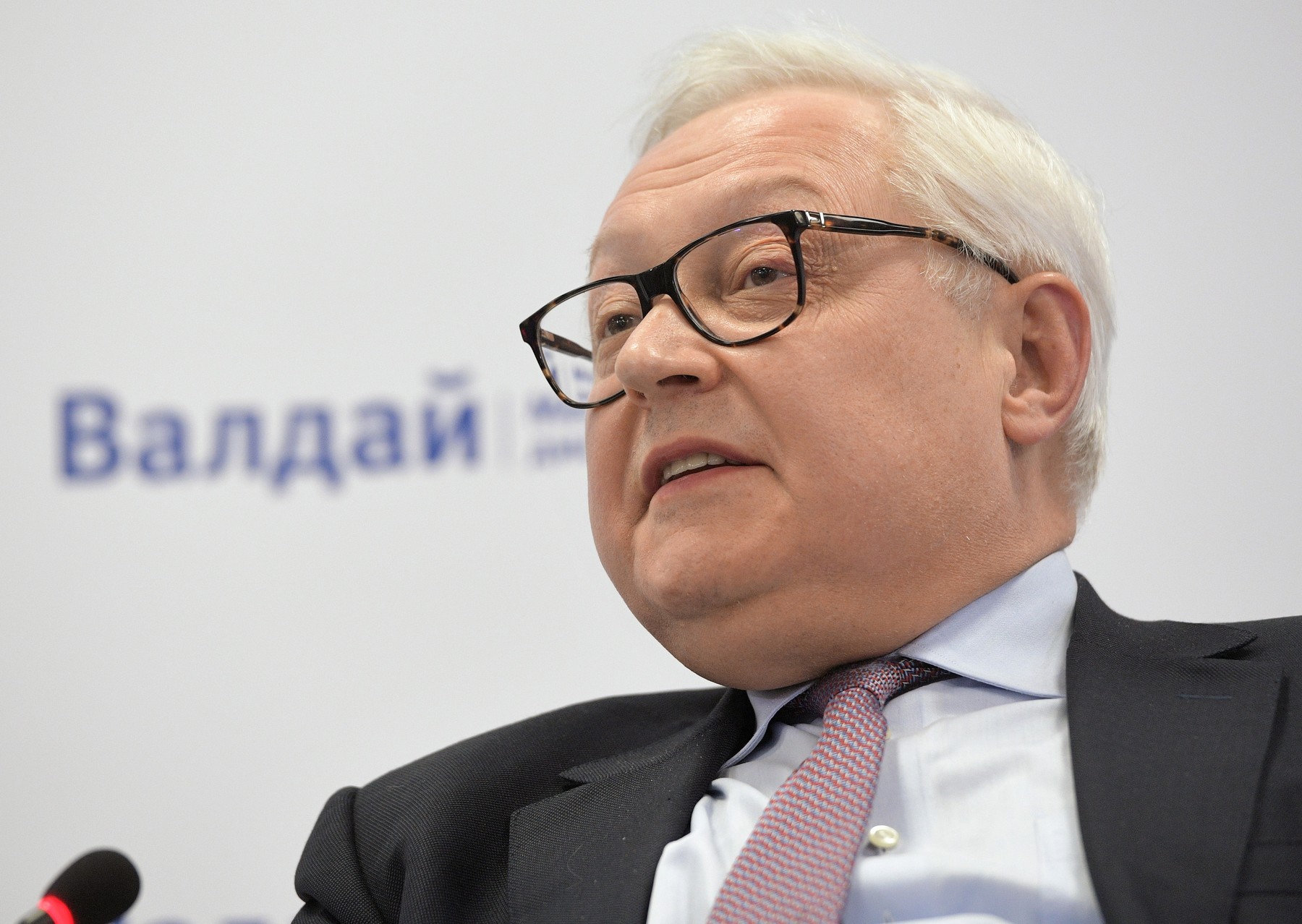 Rusia amenință că va răspunde la implicarea Occidentului în conflictul ucrainean