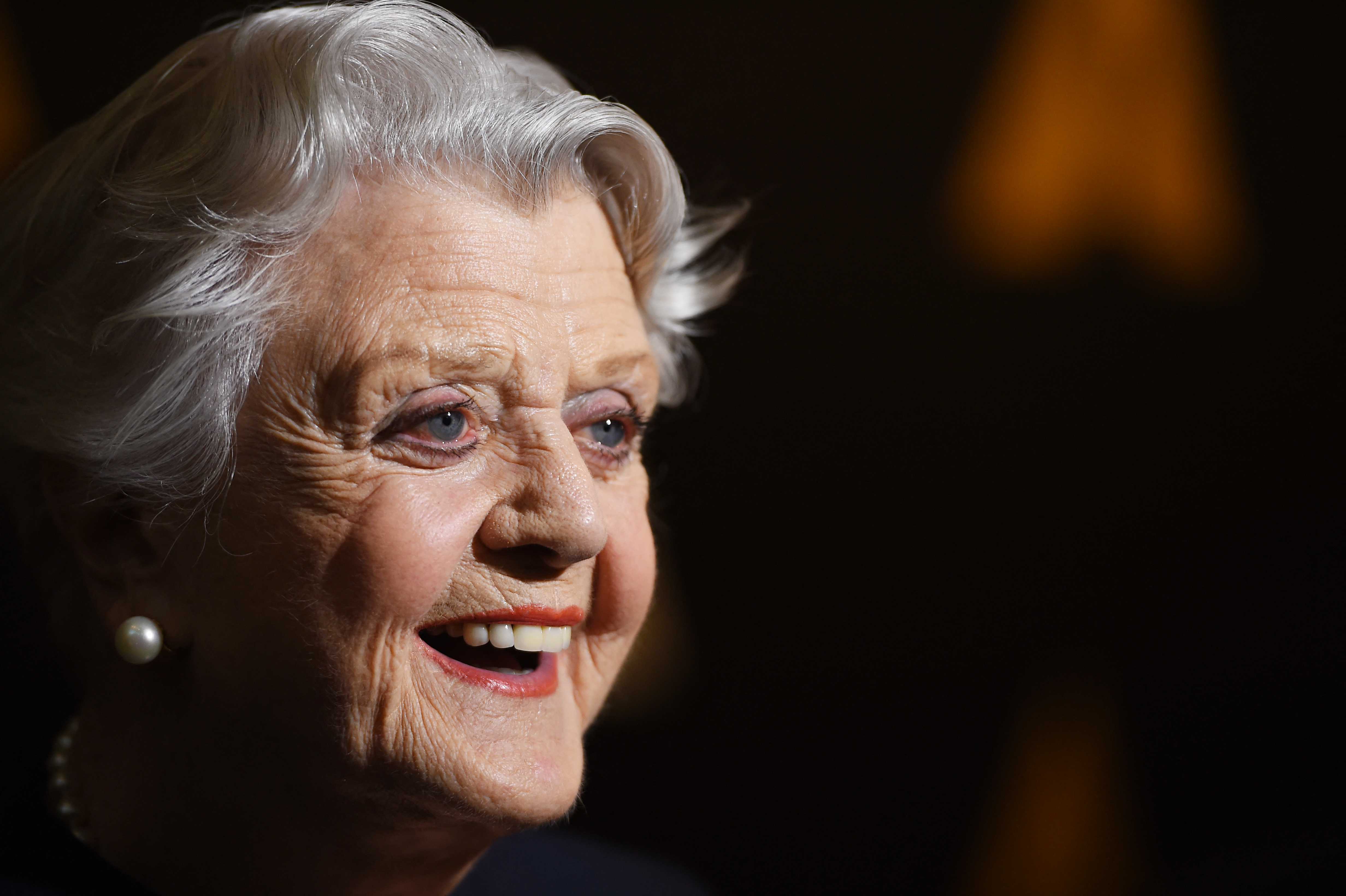 A murit actrița Angela Lansbury, vedeta din serialul „Verdict: Crimă!”