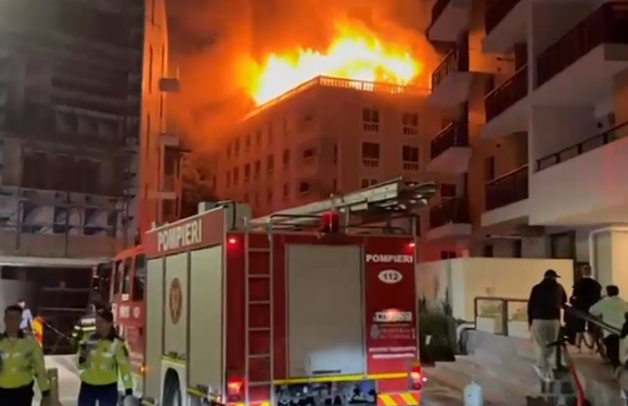 Controale după incendiul de pe Șoseaua Nordului. Pompierii abia au putut intra în zonă, iar când au reușit n-au găsit surse de apă