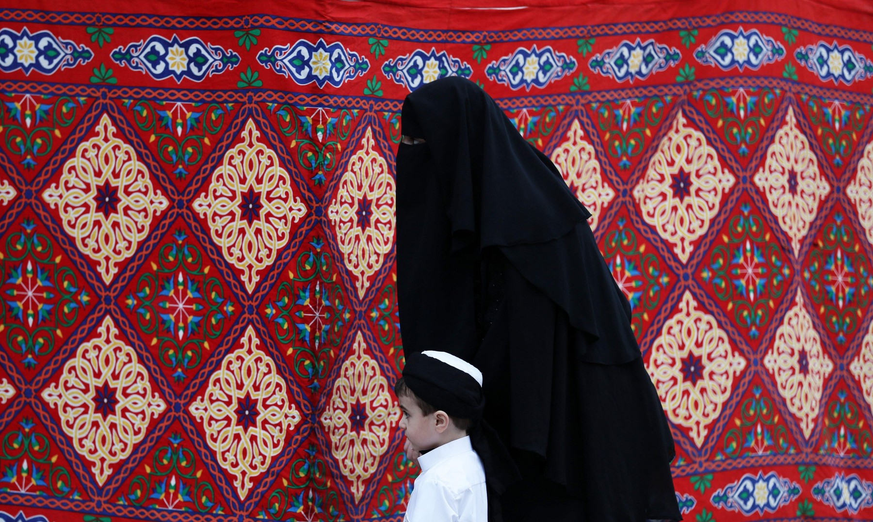 Amendă de 1.000 de euro în Elveția pentru persoanele care poartă vălul islamic în public