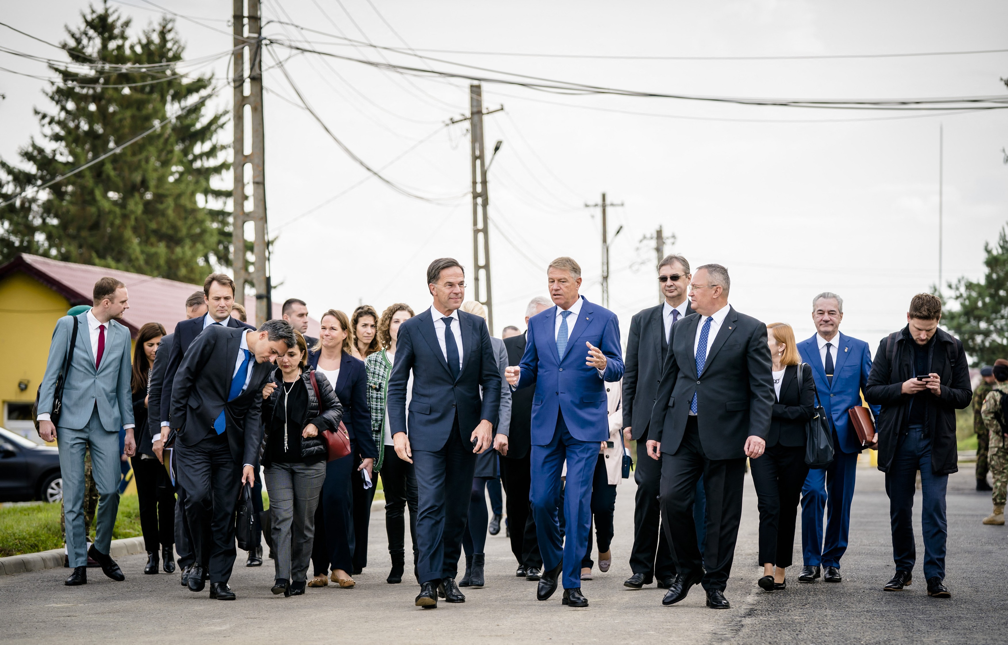 Rutte a vizitat baza de la Cincu: „Împreună stăm alături împotriva războiului de agresiune al lui Putin”