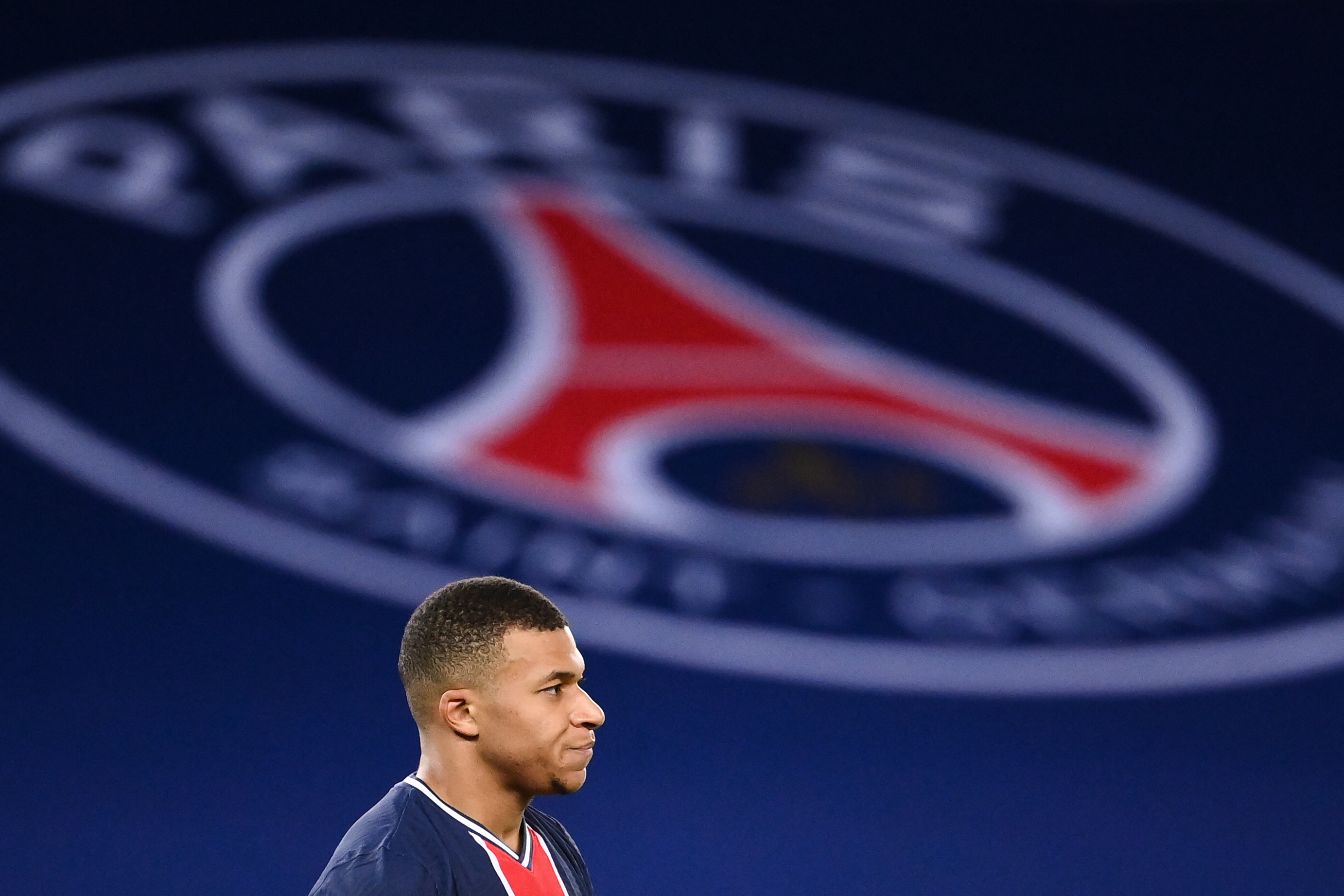 PSG ar fi creat „o armată de troli” pentru a discredita personalități și chiar jucători ai echipei. Printre ținte se numără și Mbappé