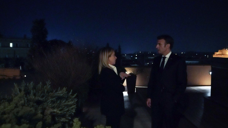 Emmanuel Macron si Giorgia Meloni