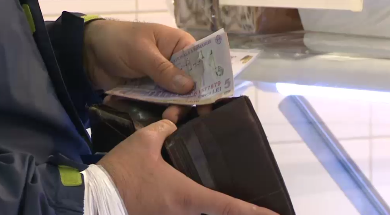 Sărăcia absolută în România va crește cu 15% din cauza scumpirilor. În UE, procentul va fi de 4,4%