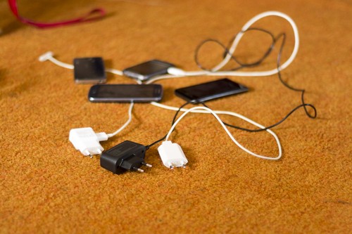 Un copil de 1 an a murit, după ce s-ar fi strangulat cu un cablu de telefon