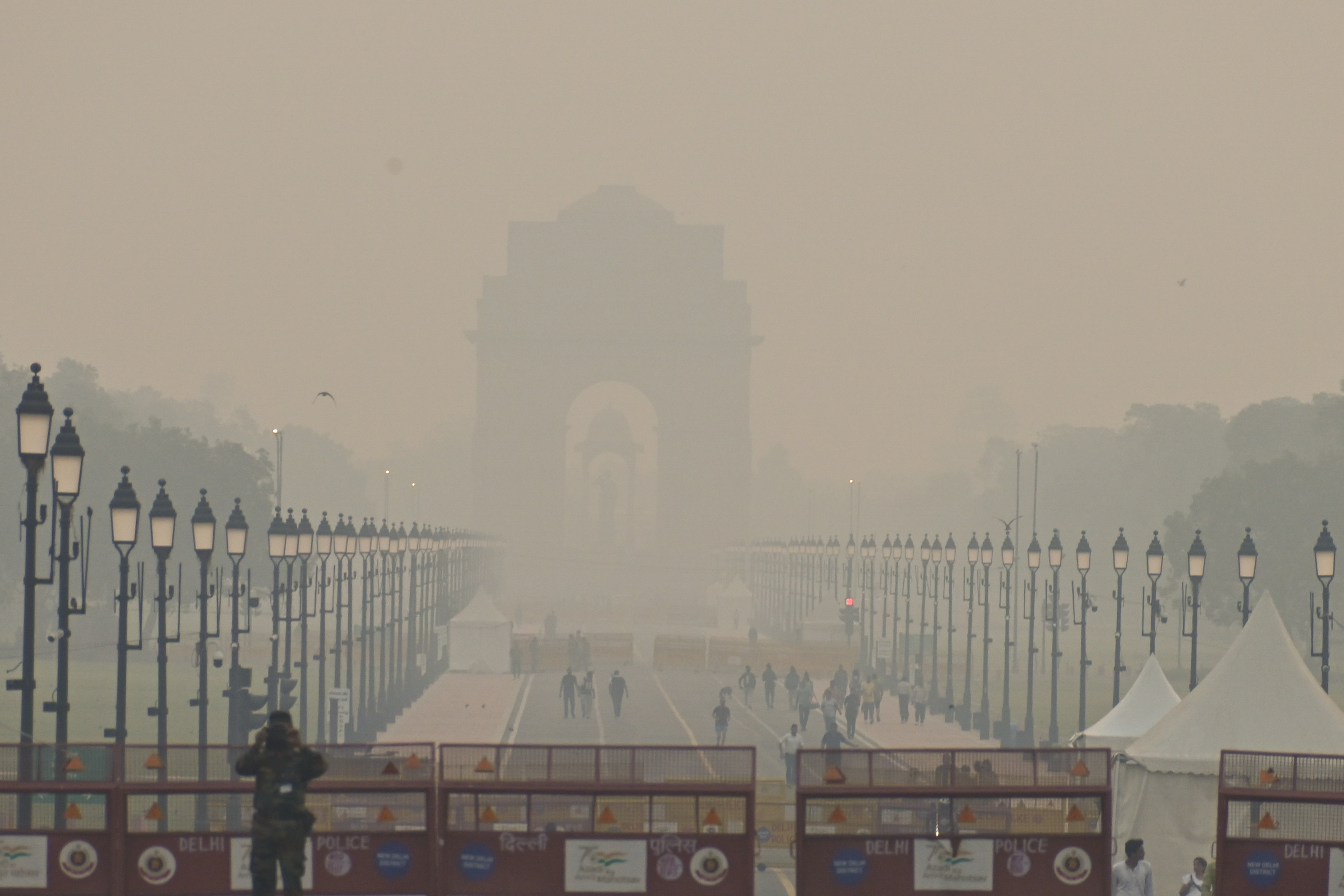 Nor toxic în New Delhi, după sărbătoarea Diwali. Localnicii au aprins artificii și petarde, deși riscă pedepse cu închisoarea