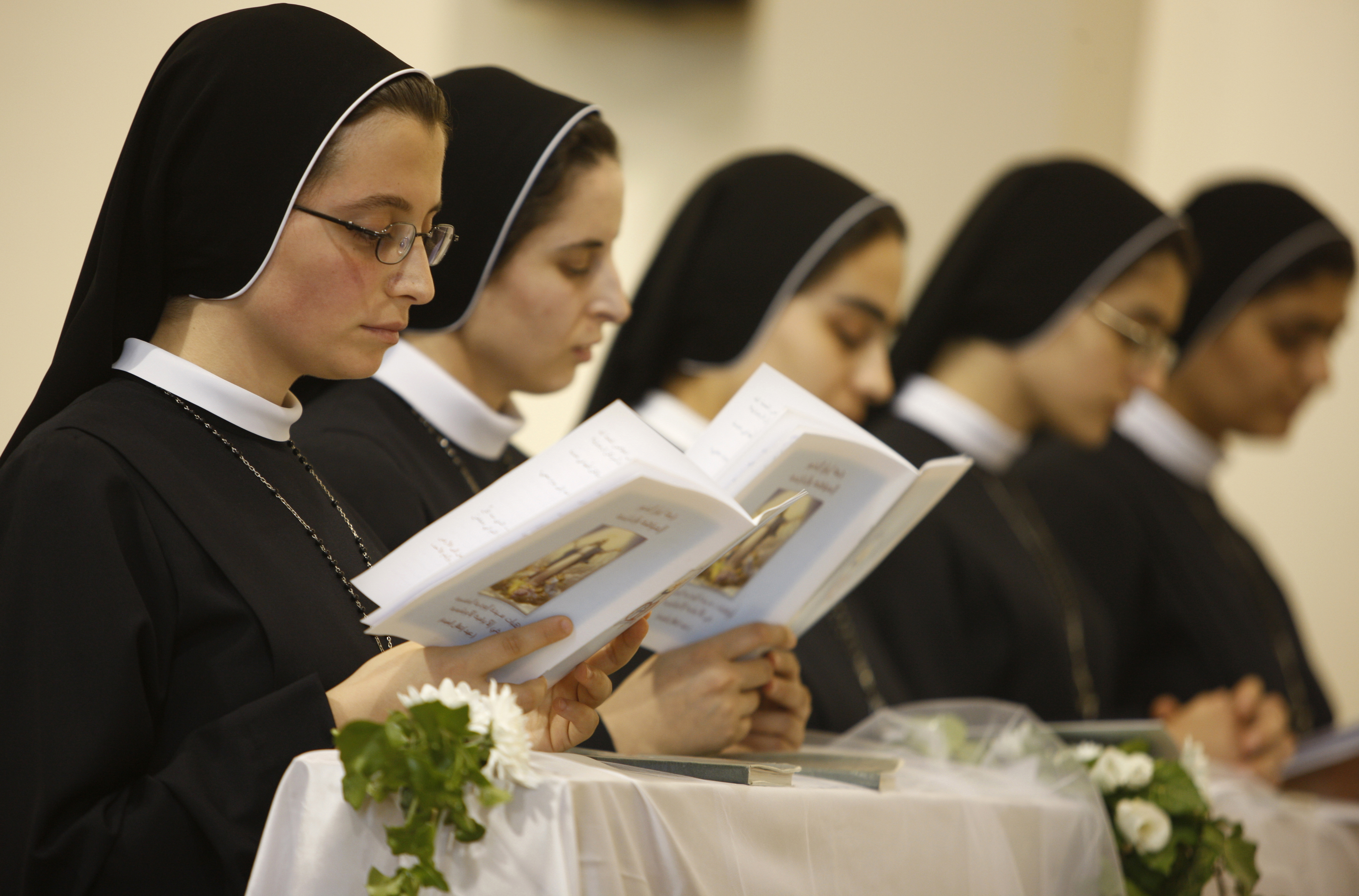 Papa Francisc spune că și preoții și călugărițele se uită la filme porno