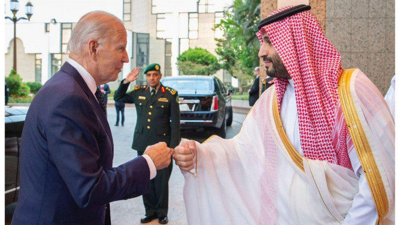 Joe Biden îl salută pe Mohammed bin Salman