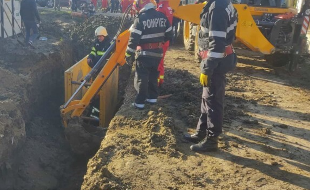 Un tânăr de 20 de ani a murit prins sub un mal de pământ, în județul Cluj