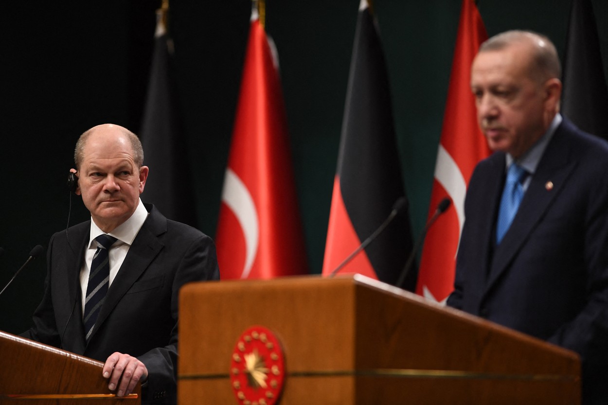 Scholz intervine în conflictul Turcia-Grecia și îl avertizează pe Erdogan că e "inacceptabil" ce face