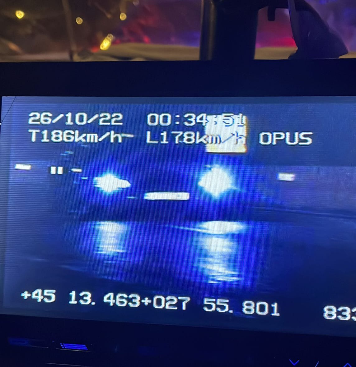 Un şofer a fost prins cu 186 km/oră în localitate. A rămas pieton pentru 4 luni
