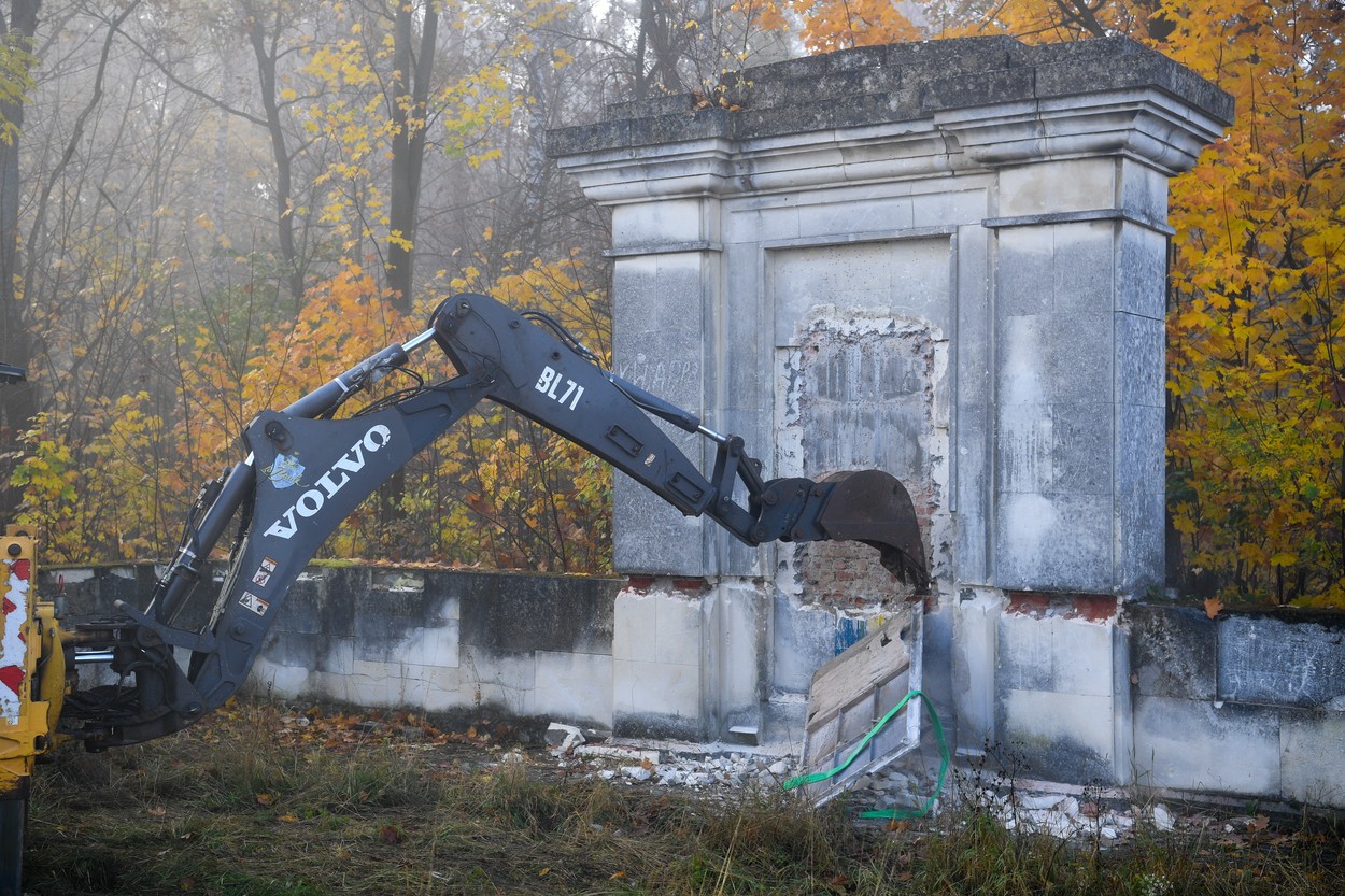 Campanie de „derusificare” în Polonia. Monumentele sovietice sunt demolate