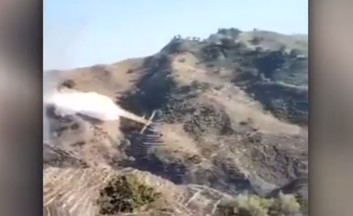 VIDEO. Momentul în care un avion de stins incendii, cu doi piloți la bord, se prăbuşește pe muntele Etna