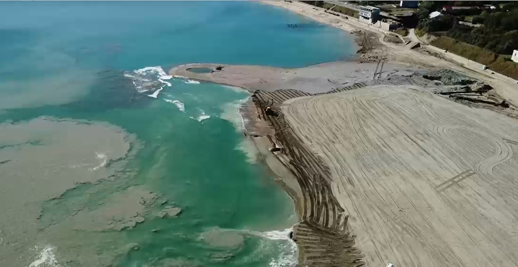 Cum câștigă România 300 de hectare de plajă în zece ani