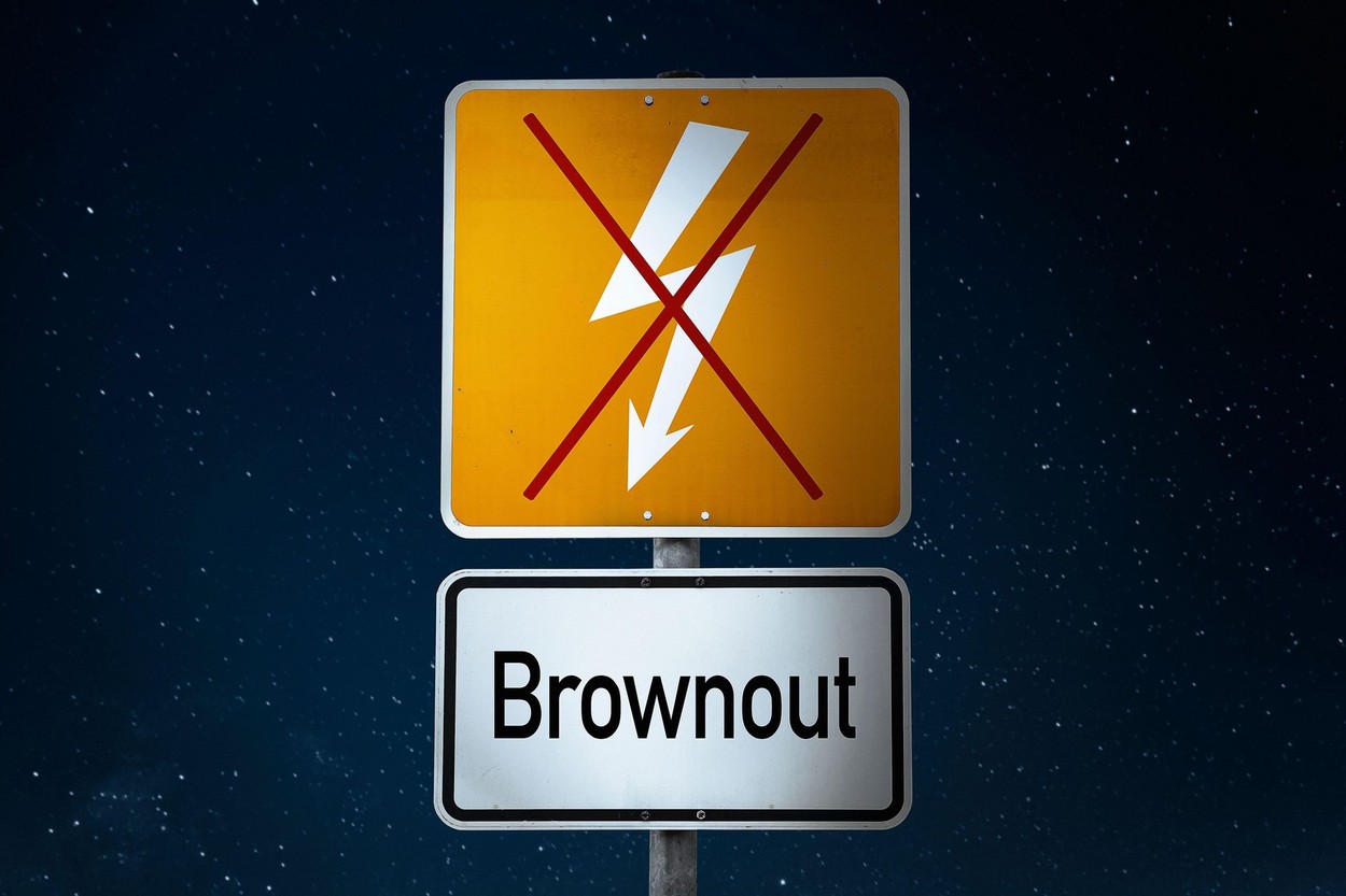 Ce este „brown-out”, sindromul care dă coșmaruri angajaților la locul de muncă