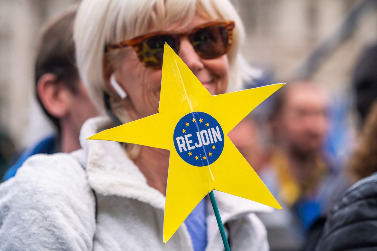 Majoritatea britanicilor vor să revină în UE. Sprijinul pentru întoarcere e la cel mai ridicat nivel din 2016