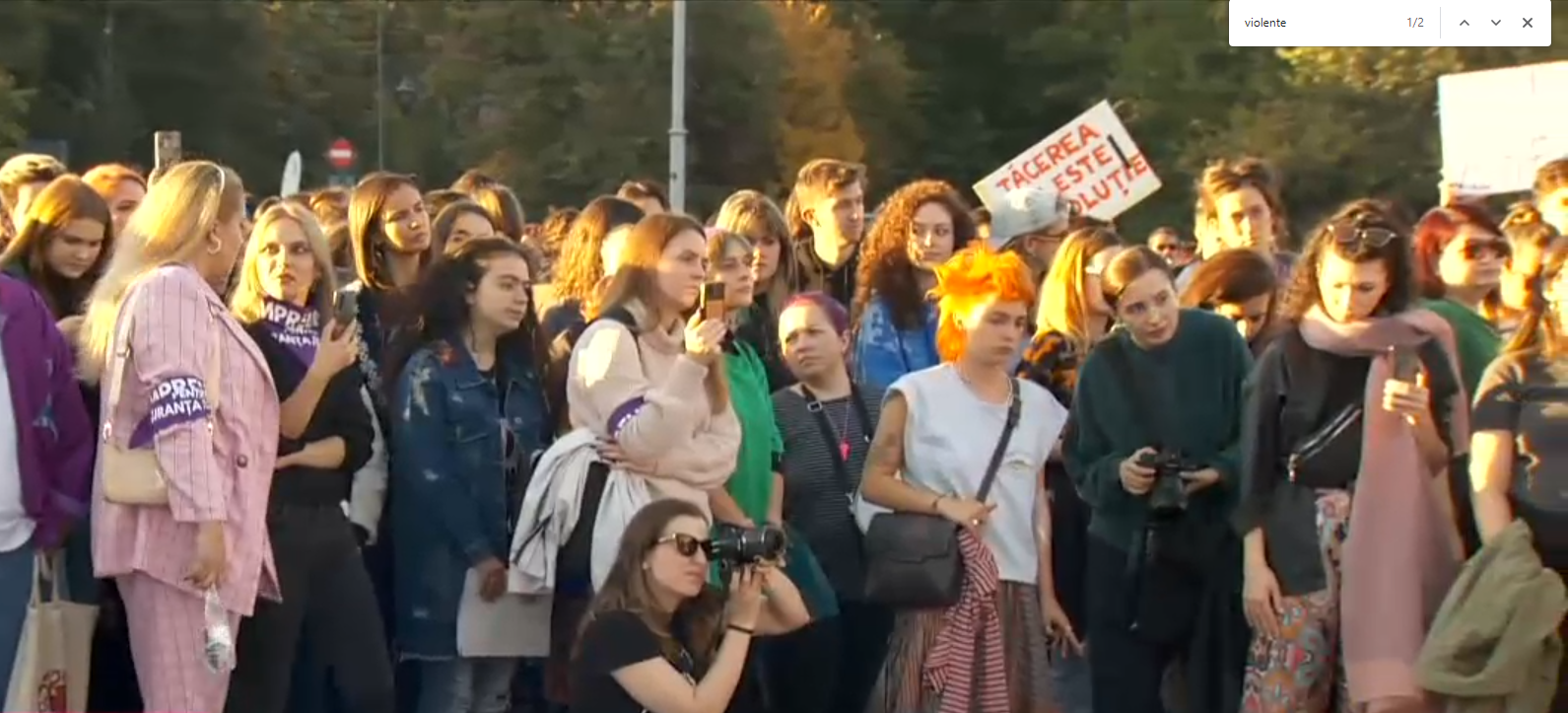 Mitingul „Împreună pentru siguranţa femeilor”, organizat în Piaţa Universităţii