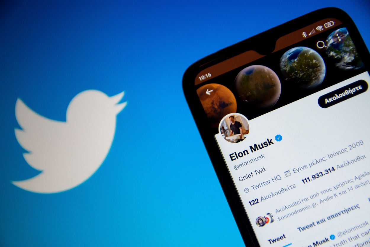 Elon Musk vrea să impună abonamente plătite utilizatorilor Twitter cu conturi verificate