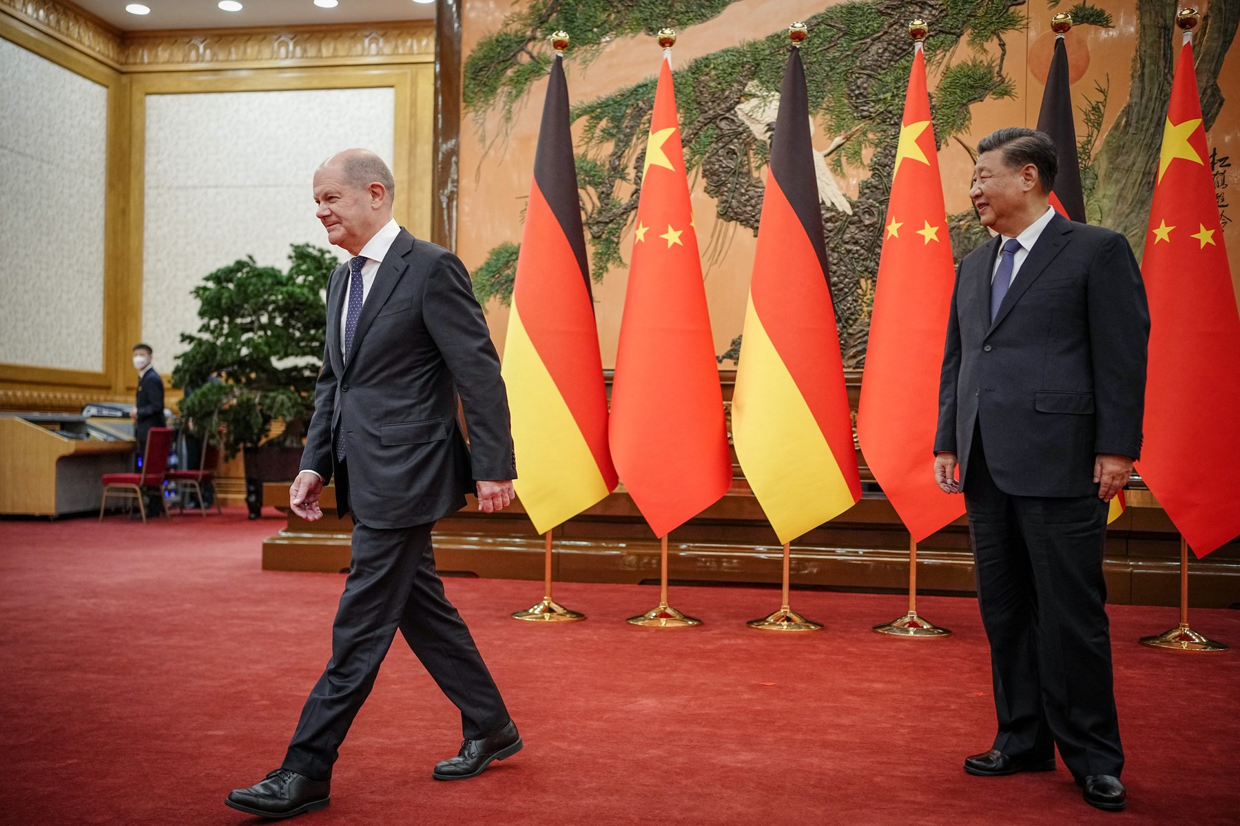 Xi Jinping i-a spus lui Olaf Scholz că Germania și China ar trebui să colaboreze mai mult în „vremuri de frământări”