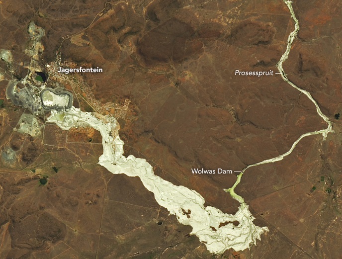 Ce este de fapt "râul de aur" care se vede din satelit în zona unei mine de diamante din Africa de Sud