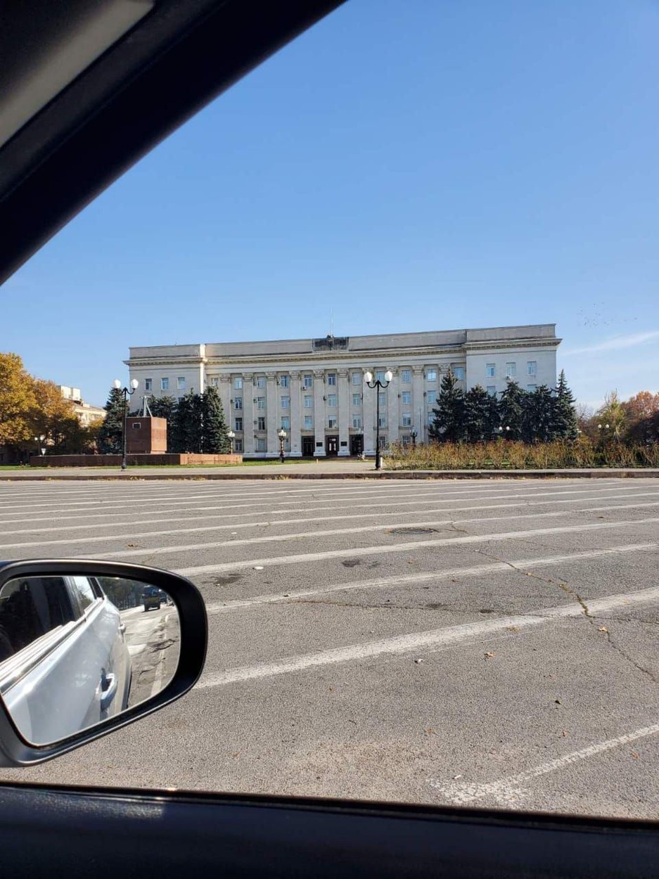 Autoritățile impuse de ruși, anunțuri contradictorii privind interdicţia permanentă de circulaţie în oraşul Herson