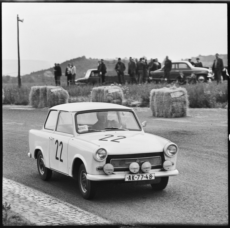 automobilová Velká cena ČSSR 1966, mezinárodní závod automobilů, trénink, trabant