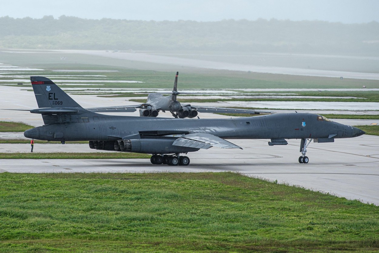 După ce Kim a ridicat 180 de aeronave de război, SUA trimite bombardierul B-1B la exercițiile aeriene din Coreea de Sud