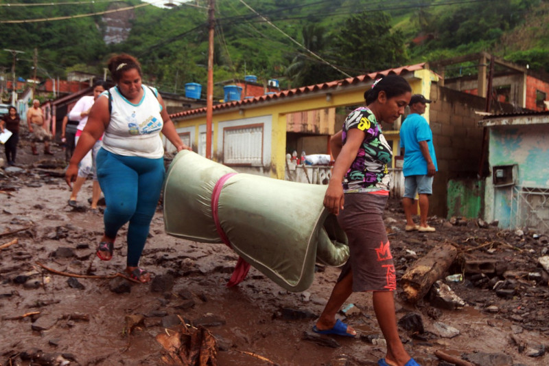 venezuela-alunecari-teren-profimedia7