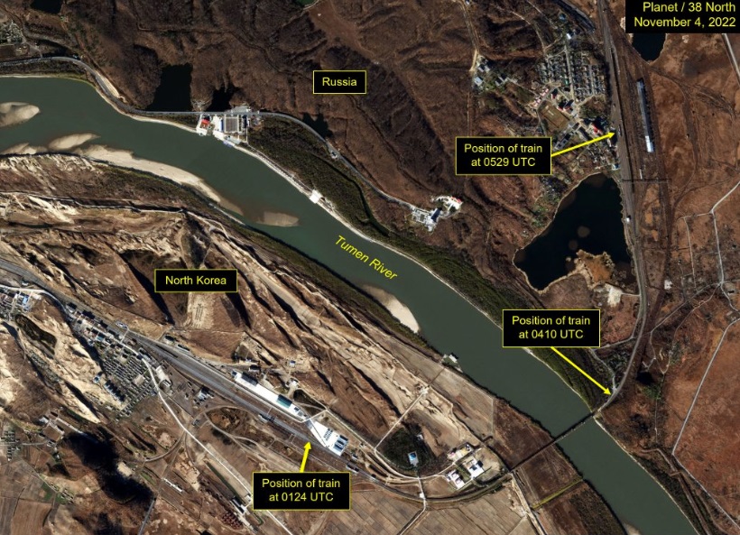 Imagini din satelit cu trenul "cu daruri" de la Kim pentru Putin. Sunt suspiciuni că ar fi plin cu armament