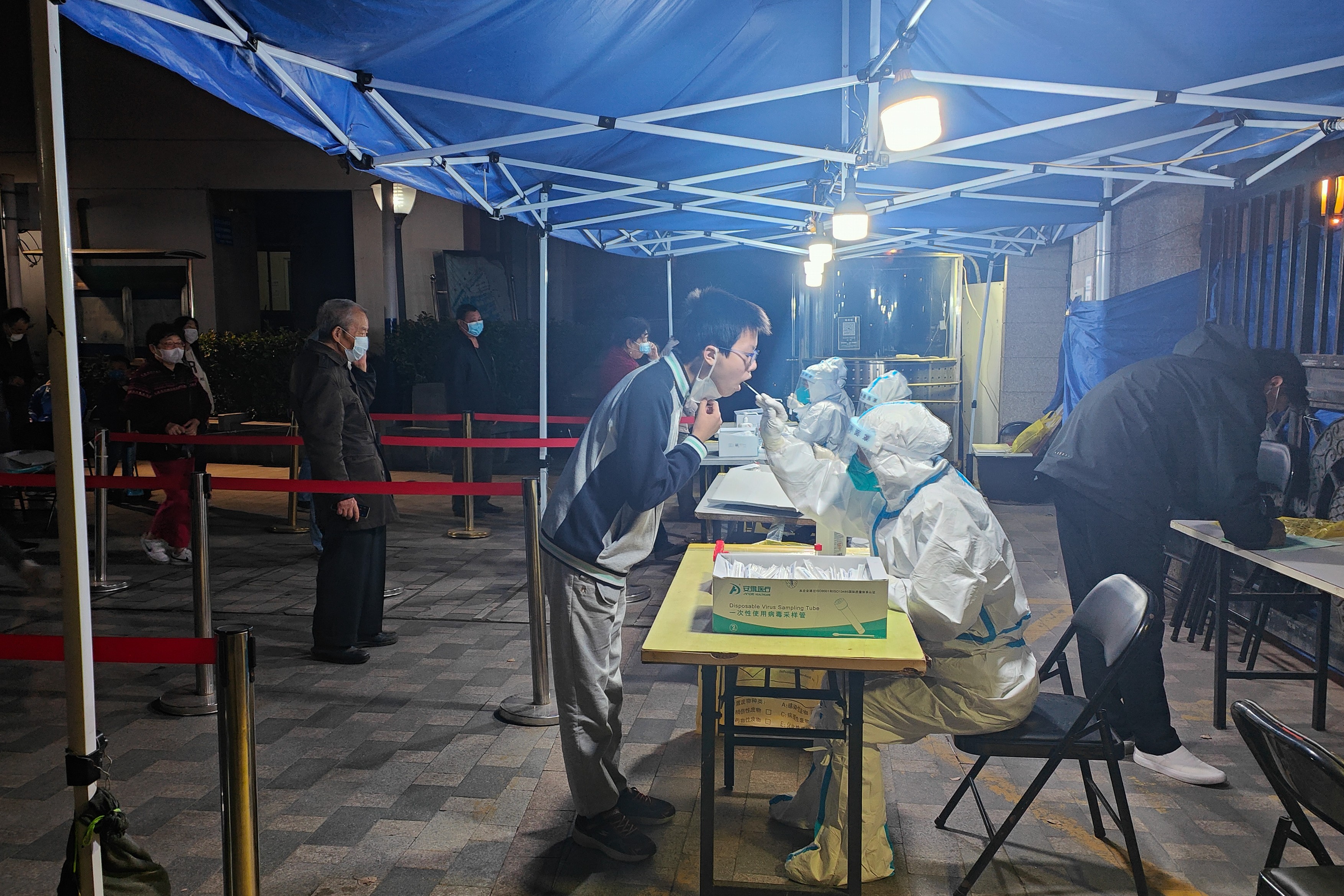 China se confruntă, din nou, cu o explozie a cazurilor de Covid-19, în ciuda politicii "Zero Covid"