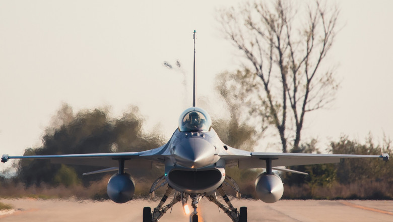 avion F16