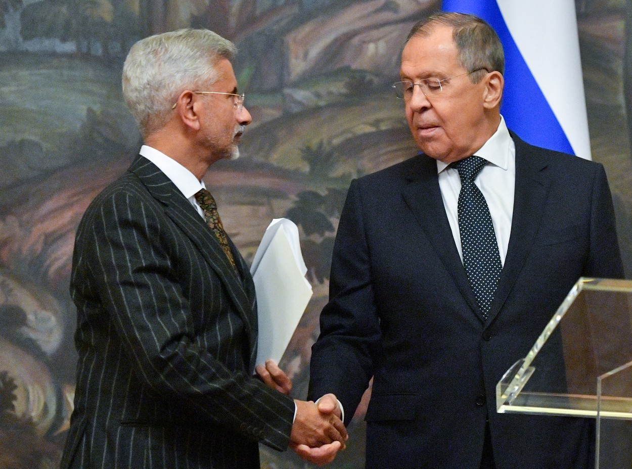Lavrov spune că Rusia și India „iau în considerare” producția de armament în comun