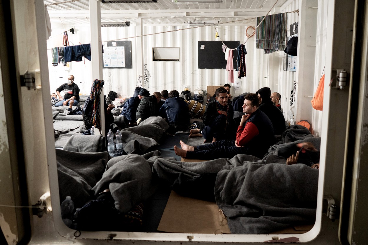 Human Rights Watch: Frontex este complice la returnările forțate ale migranților către Libia