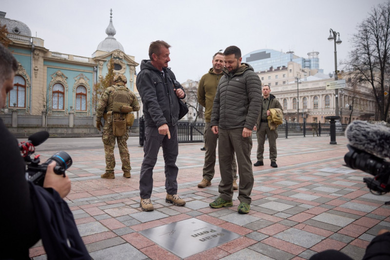 Hollywood Celebrity Sean Penn Meets with Ukrainian President Zelenskyy in Kyiv