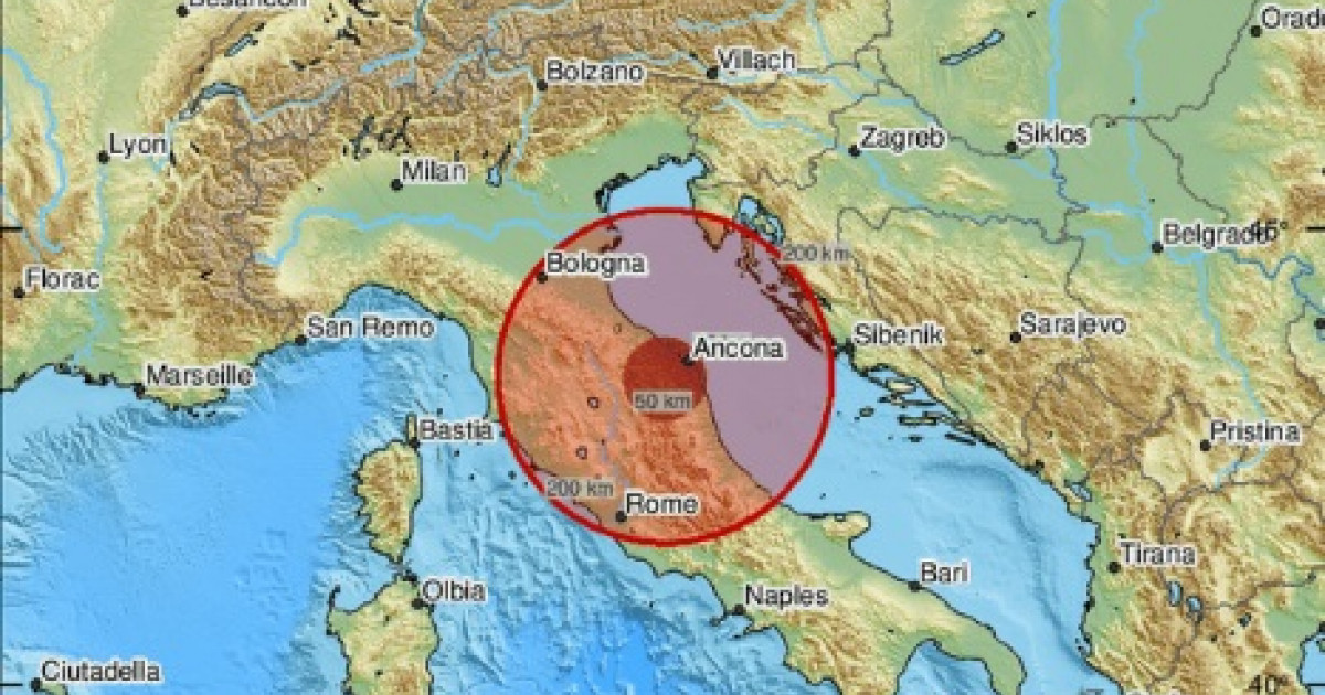 Terremoto di magnitudo 5.6 al largo della costa adriatica, avvertito in diversi Paesi.  In preda al panico, la gente è scesa in piazza
