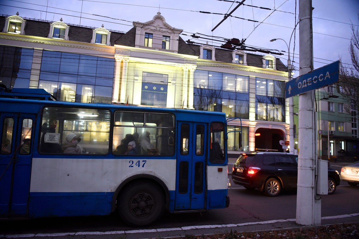Separatiștii din Transnistria suferă din cauza lui Putin. Rămân fără apă caldă și transport public