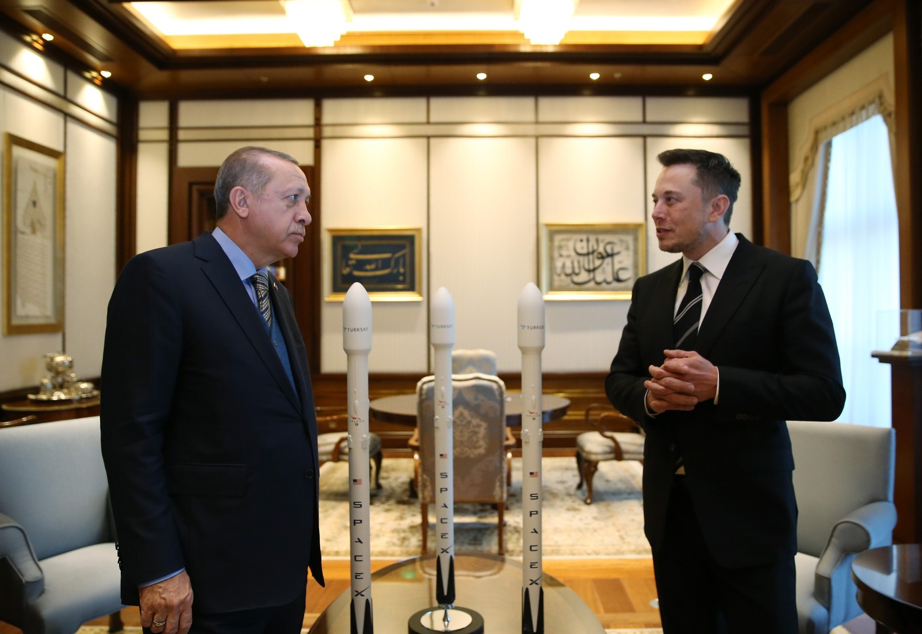 Erdogan spune că ar putea negocia cu Musk să nu taxeze turcii pentru bifa albastră pe Twitter