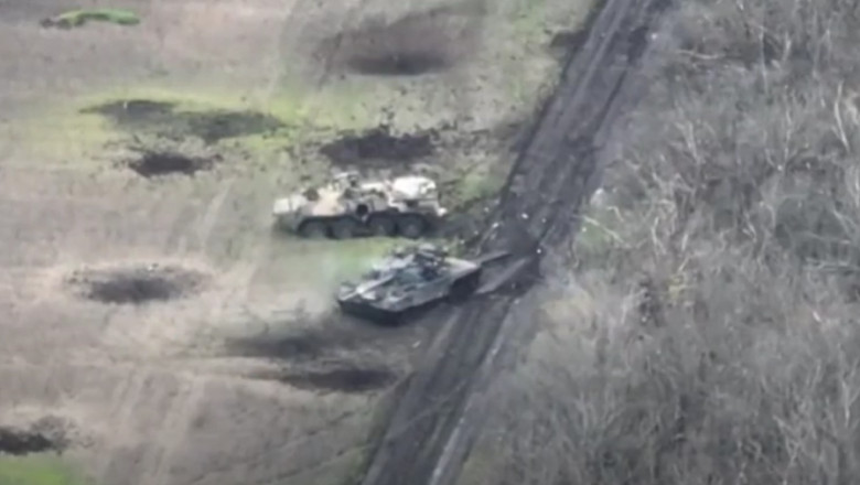 Tanc rusesc bombardat de ucraineni chiar când echipajul se pregătea să fugă