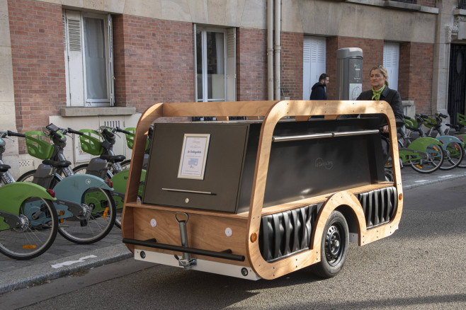 Paris: The 'Corbicycle' A very last journey by bicycle.