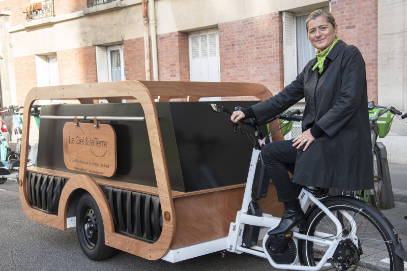 O antreprenoare de pompe funebre din Paris intenţionează să introducă bicicleta dric în Franţa