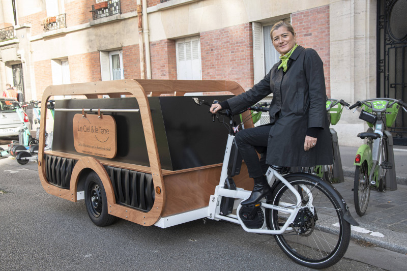 Paris: The 'Corbicycle' A very last journey by bicycle.