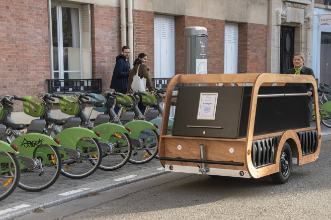 Paris: The 'Corbicycle' A very last journey by bicycle.