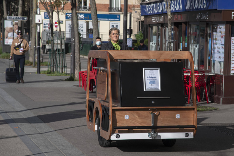 Paris: The 'Corbicycle' A very last journey by bicycle.