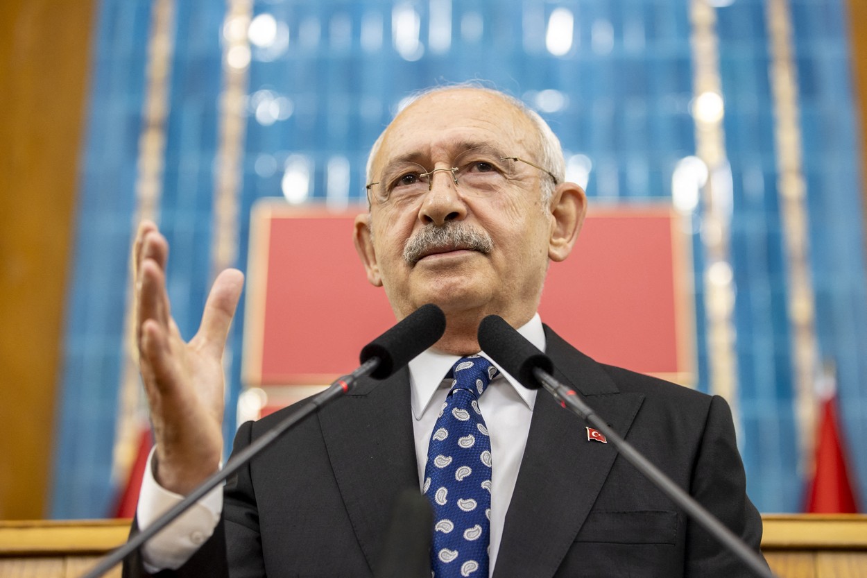 Principalul rival al lui Erdogan este primul turc inculpat în baza controversatei legi a dezinformării. De ce a fost acuzat
