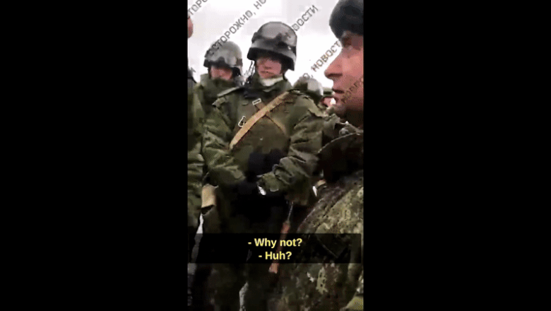 Recrut rus își îmbrâncește ofițerul superior