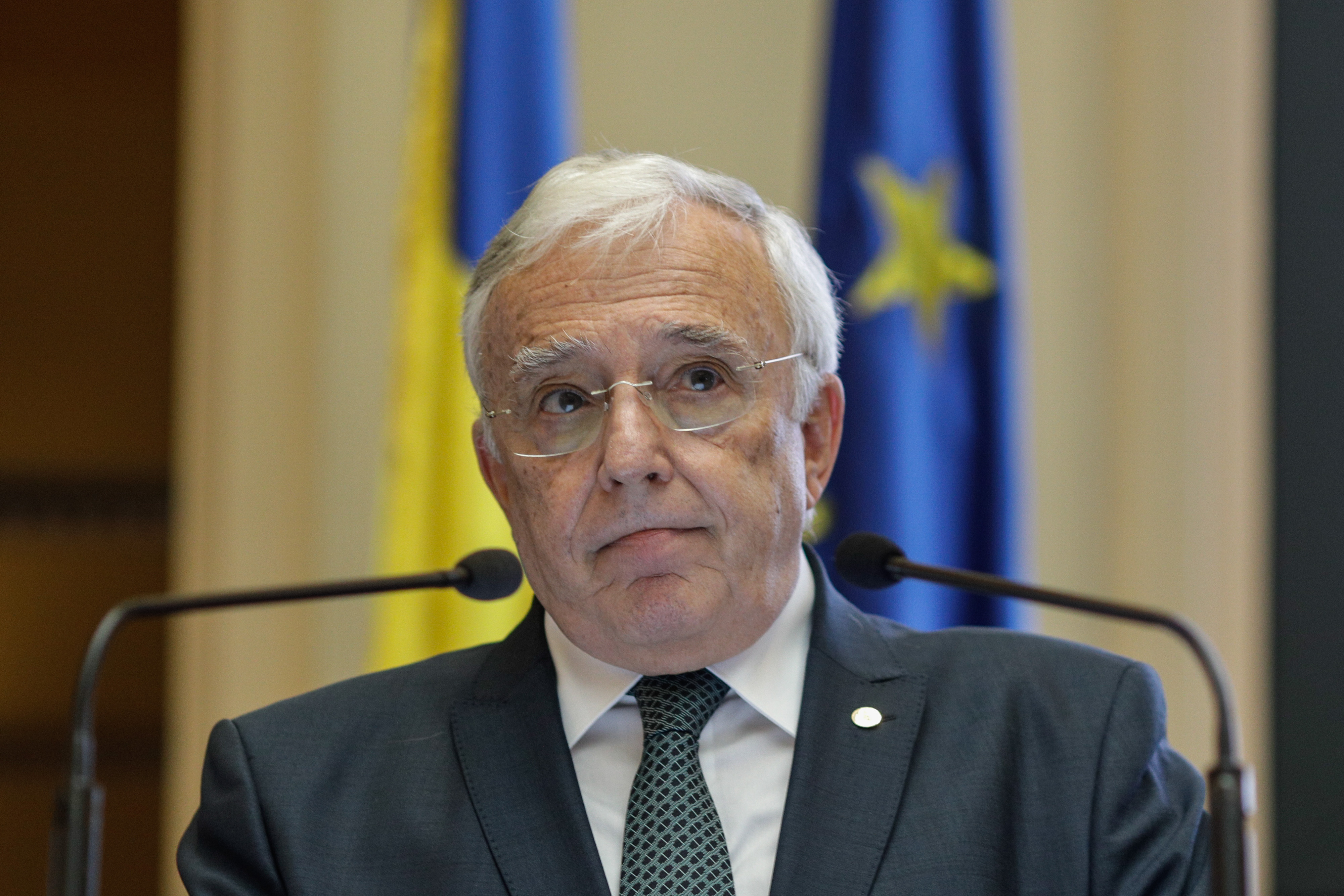 Isărescu: Mai apar întrebări de ce ținem o parte a aurului la Mosco...mă iertați, la Londra! La Moscova nu-l ținem noi, ni-l țin ei