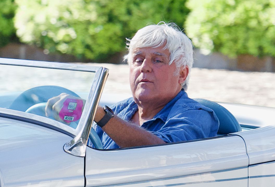 Prima fotografie cu Jay Leno după ce a stat zece zile în spital pentru arsurile suferite